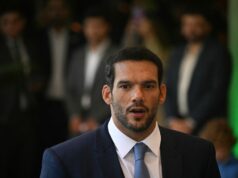 Chegada de Xaud ao comando da CBF encerra rumores sobre camisa vermelha da Seleção – CartaCapital