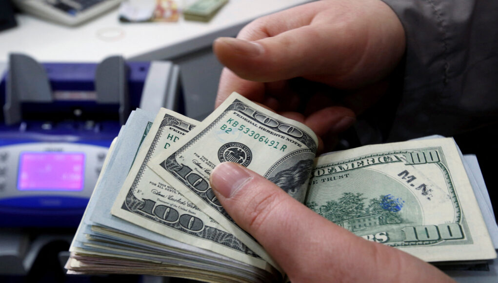 2024-12-18T214506Z_1_LYNXMPEKBH0WP_RTROPTP_4_TURKEY-MONEY-COUNTERFEIT-DOLLARS.jpg