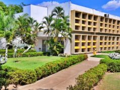 Adolescentes roubam carro na UFMT, batem em dois veículos e destroem muro durante fuga | Mato Grosso