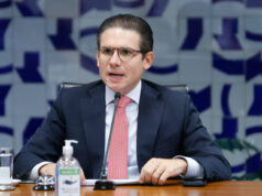 Motta pede suspensão imediata da alta sobre o risco sacado