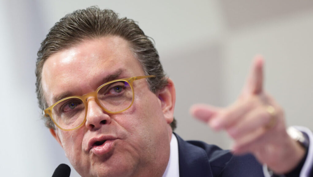 Ministro-da-Previdencia-Social-Wolney-Queiroz-durante-depoimento-no-Senado-sobre-o-escandalo-do-INSS.jpeg