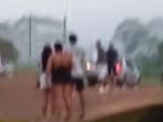 Vídeo: confusão em festa acaba com pai e filho mortos por policiais