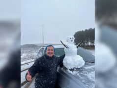 “É como voltar a ser criança”: neve encanta a população da serra de SC