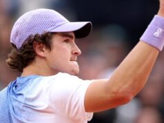 Fonseca brilha, domina Hurkacz e vence 1º jogo da carreira em Roland Garros