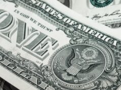 Dólar fecha em queda 1 dia após recuo do governo sobre IOF