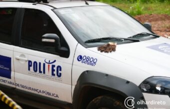 Homem é executado com tiros na cabeça dentro de casa na frente dos filhos pequenos