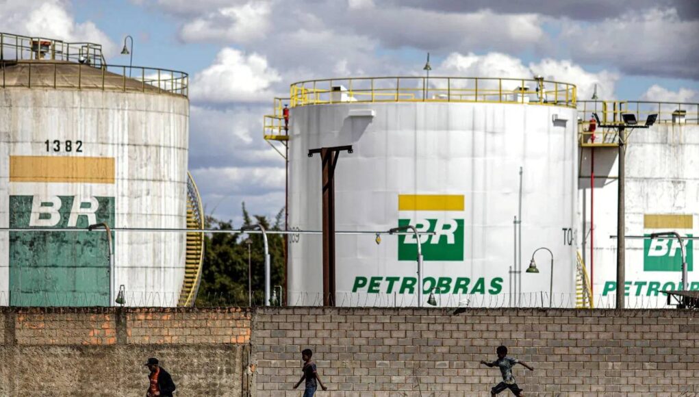 2020-11-09T194041Z_766674281_RC2VZJ9FXJV0_RTRMADP_3_COMMODITIES-SUMMIT-PETROBRAS-CEO.webp.jpeg