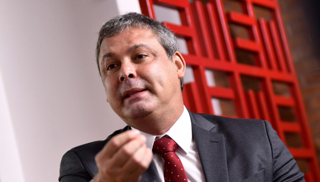 Deputado-Lindbergh-Farias-PT-eCC81-entrevistado-pelo-colunista-Paulo-Cappelli-no-estuCC81dio-Met.jpeg