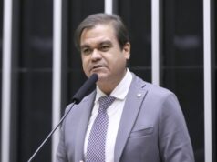 “Não irei a Israel”, diz deputado que viajou para resgatar o pai