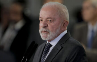 Desaprovação ao governo Lula vai a 56%, diz PoderData
