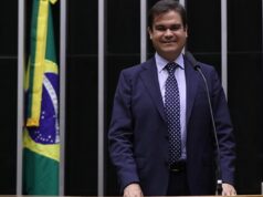 Deputado embarca em missão arriscada para tentar tirar pai de Israel