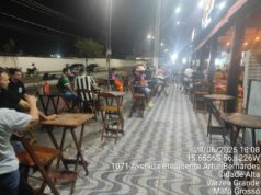 Fiscalização notifica estabelecimentos por ocupação irregular de calçada e vaga de estacionamento