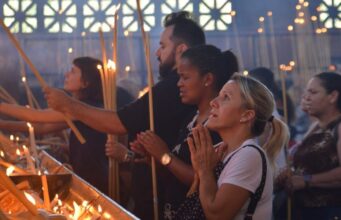 Católicos no Brasil caem e são 56,7%; evangélicos têm alta