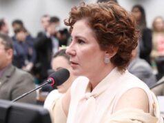 Câmara bloqueia salário e verba parlamentar de Carla Zambelli – CartaCapital
