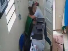 Professor invade sala e esfaqueia diretor de escola no Amazonas. Vídeo