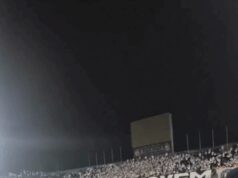 Neymar discute e xinga santista, que é hostilizado pelo restante da torcida