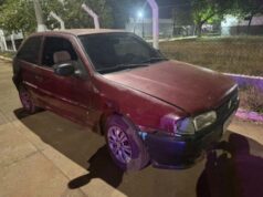 Homem segura arma para não ser assassinado mas é atropelado por criminosos