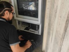 Conservadoras de vacinas passam por manutenção após meses de abandono