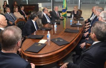 Lula convida os 11 ministros do Supremo para reunião no Alvorada