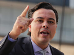 Vídeo: advogado diz que acionará OAB contra Moraes por mutar microfone