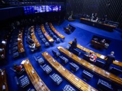 Senadores do PT e do MDB usaram dinheiro público para bancar vinhos, drinks e cerveja