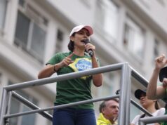 Com Bolsonaro sob pressão, PL se divide sobre liderança de Michelle