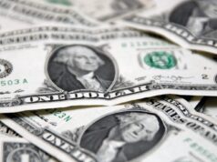 Dólar cai para R$ 5,421, menor patamar desde agosto