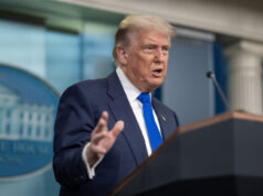 “Deixem Bolsonaro em paz”, diz Trump em post nas redes sociais