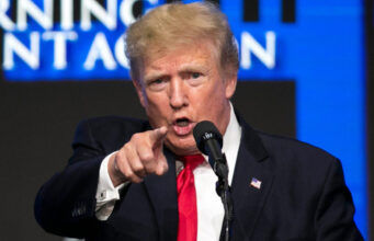 Trump impõe tarifa de 50% para o Brasil e cita caso Bolsonaro