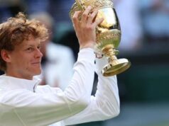 Sinner dá o troco, destrona Alcaraz e conquista Wimbledon