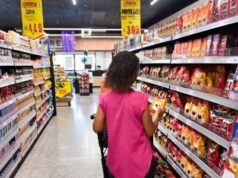 Tarifaço deve cortar empregos, subir os preços e dificultar crediário