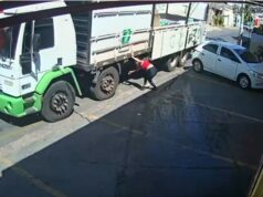 Caminhão desgovernado atinge motos e derruba poste em Cuiabá; veja vídeo