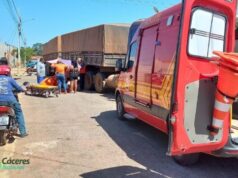 Criança de 8 anos sofre fratura exposta em acidente envolvendo caminhão