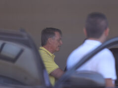 PF pede a Moraes vigilância 24h dentro da casa de Bolsonaro