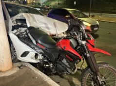 Homem provoca acidente na Miguel Sutil e agride profissional da imprensa que reportava ocorrência