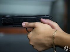 Homem atira no próprio pé em Mato Grosso e é encontrado sangrando e dizendo coisas desconexas