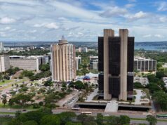 Boletim Focus projeta inflação abaixo de 5% em 2025 após 12 cortes consecutivos