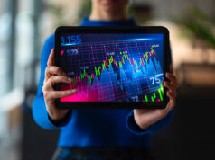 Bolsa sobe antes e depois da queda da Selic. Como aproveitar? Veja setores que bombam