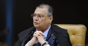 Dino diz que ex-parlamentares não podem controlar emendas e declara ‘cessões’ ilegais – CartaCapital