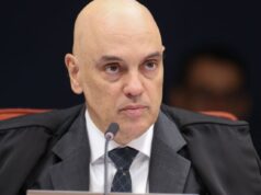 Moraes pede que Zanin marque julgamento de Bolsonaro e outros 7 réus