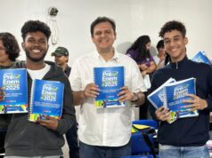 Deputado Thiago Silva visita cursinho preparatório para o Enem em Rondonópolis