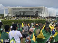 Foragida do 8/1 é deportada dos EUA e presa na chegada ao Brasil