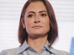 Bolsonaro enviou R$ 2 mi para Michelle para ocultar bens, diz PF