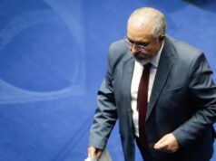 Senador do PT pagou R$ 74 mil a blogueiro que já ligou Moraes ao PCC