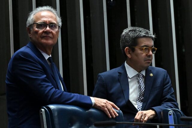 Senadores-Renan-Calheiros-e-Randolfe-Rodrigues-Foto-Jefferson-Rudy-Agencia-Senado.jpg