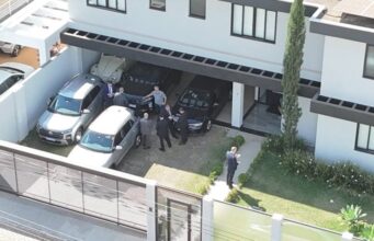 Moraes decide não colocar policiais dentro da casa de Bolsonaro