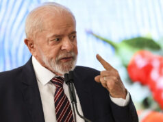 Lula afirma que Moraes garante a democracia e ataca motim