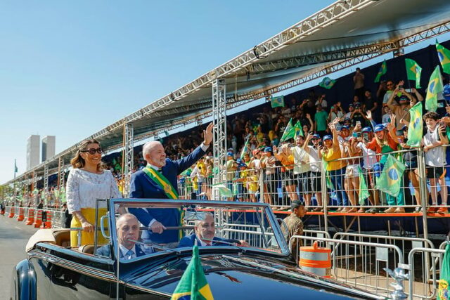 07.09.2025-Presidente-da-Republica-Luiz-Inacio-Lula-da-Silva-durante-o-Desfile-de-7-e-Setembro-na-Es.jpeg