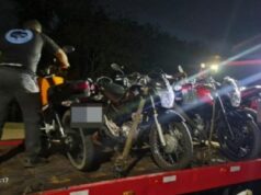 Dois homens são presos e adolescente é apreendido por ‘racha’ e empinarem moto em Cuiabá