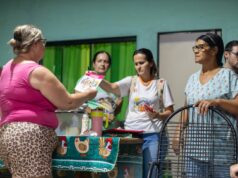 Prefeitura de Rondonópolis | Em ação inovadora, Secretaria de Saúde leva vacinação até as casas da população